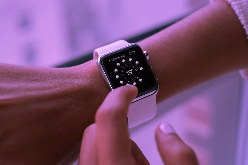 mobile watch hand screen apple technology